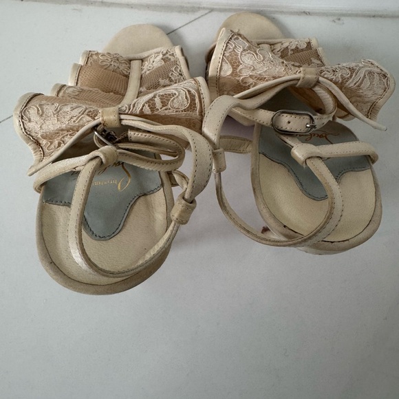 Christian Louboutin Cream Lace Women Sandals size 39 - Picture 4 of 10